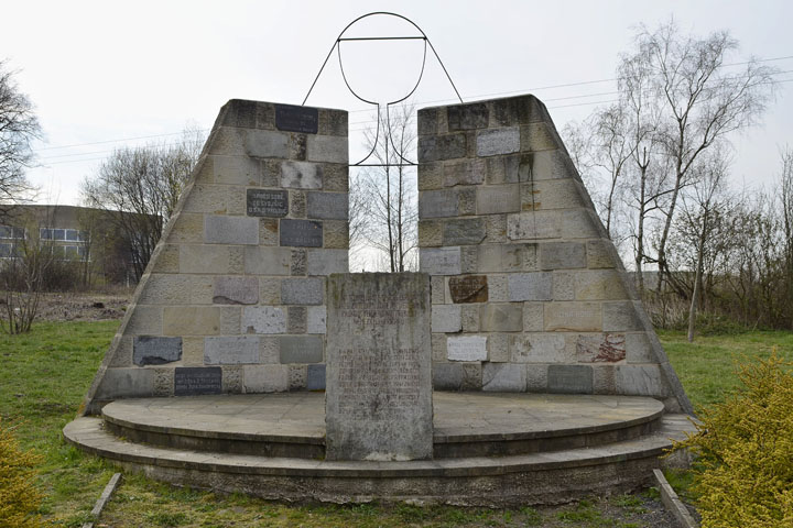 Pomník bitvy Na Běhání v Chabařovicích z roku 2000 (foto J. Preclík)