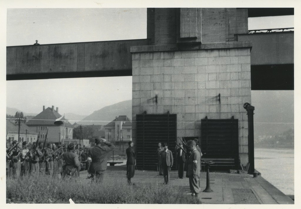 Do Ústí n. L. přijíždí ledoborec LB 1, který převzal kontrolu nad tokem Labe včetně ústeckého zdymadla, 14. 5. 1945 (foto sbírky MMUL)